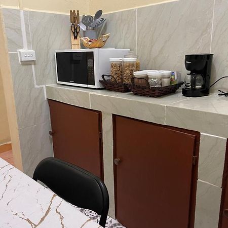 Janessa'S Dwellery Bed & Breakfast พอร์ตวิลา ภายนอก รูปภาพ