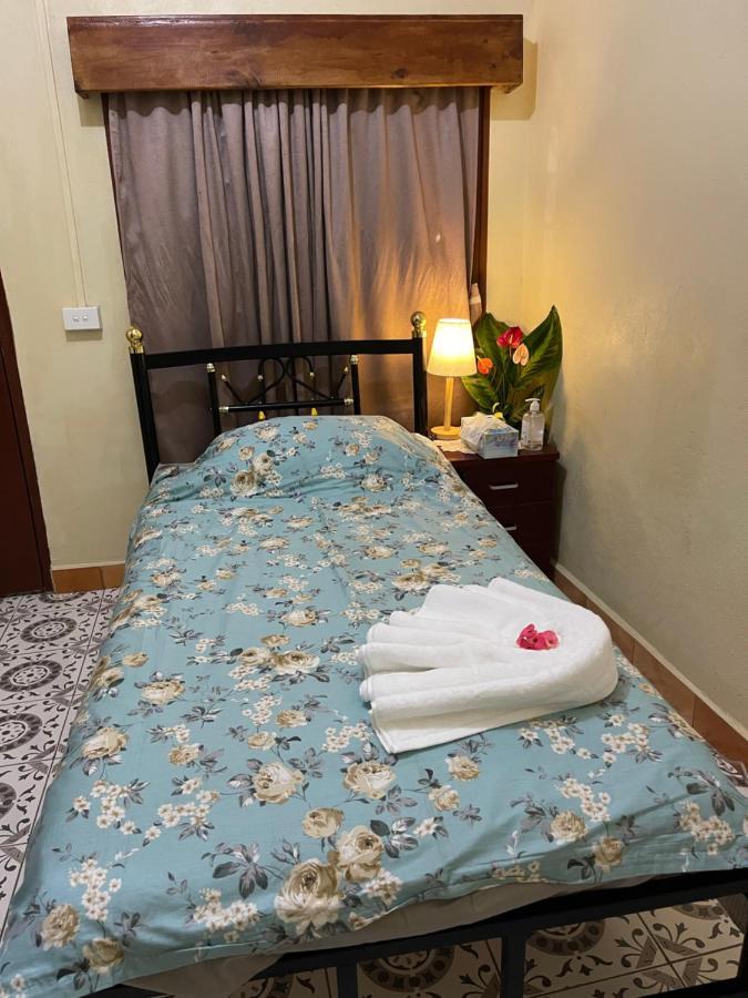 Janessa'S Dwellery Bed & Breakfast พอร์ตวิลา ภายนอก รูปภาพ